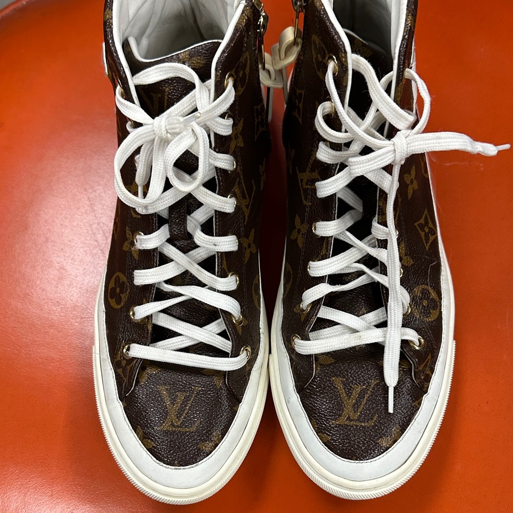 Authentic Louis Vuitton Brown Monogram High-Top Sneakers with White Laces